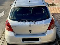Usado Toyota Yaris 87 CV (63 kW) 2006 Gris / plata Berlina