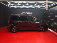 Usado Mercedes T180 116 CV (85 kW) 2023 Granate Monovolumen