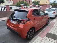 Usado Toyota Yaris Hybrid Style 116 CV (85 kW) 2022 Rojo Berlina