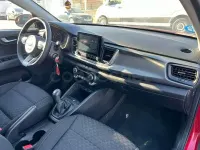 Usado Kia Rio 120 CV (88 kW) 2020 Granate Berlina
