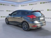 Usado Ford Focus ST-Line 125 CV (91 kW) 2017 Gris / plata Berlina