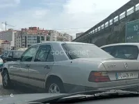 Usado Mercedes E300 231 CV (169 kW) 1991 Beige Berlina
