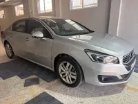 Usado Peugeot 508 Active 120 CV (88 kW) 2017 Gris / plata Berlina