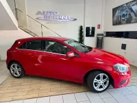 Usado Mercedes A180 Urban 109 CV (80 kW) 2015 Rojo Utilitario