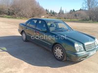Usado Mercedes E300 Elegance 177 CV (130 kW) 1998 Verde Berlina