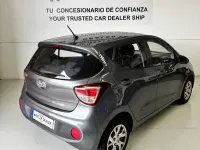 Usado Hyundai i10 87 CV (63 kW) 2017 Gris Utilitario