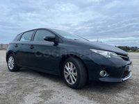 Usado Toyota Auris Active 90 CV (66 kW) 2015 Azul Berlina