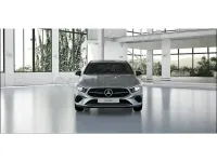 Nuevo Mercedes A180 136 CV (100 kW) 2026 Gris / plata Berlina