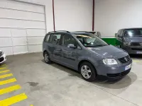 Usado VW Touran Conceptline 100 CV (73 kW) 2004 Gris / plata Monovolumen