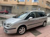 Usado Fiat Ulysse Emotion 128 CV (94 kW) 2004 Gris / plata Monovolumen