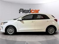 Usado Kia Rio 84 CV (61 kW) 2019 Blanco Berlina