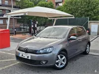 Usado VW Golf VII 105 CV (77 kW) 2012 Gris / plata Berlina