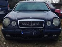 Usado Mercedes E300 Classic 177 CV (130 kW) 1998 Azul Berlina