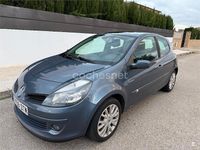 Usado Renault Clio II Privilege 100 CV (73 kW) 2005 Azul Berlina
