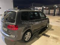 Usado VW Touran Advance 105 CV (77 kW) 2014 Gris / plata Monovolumen