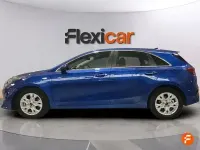Usado Kia Ceed 136 CV (100 kW) 2023 Azul Utilitario