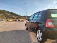 Usado Renault Clio II Privilege 80 CV (58 kW) 2005 Negro Berlina