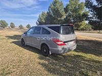 Usado Ssangyong (KGM) Rodius 165 CV (121 kW) 2009 Gris / plata Monovolumen