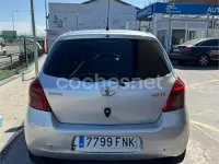 Usado Toyota Yaris 90 CV (66 kW) 2007 Gris / plata Utilitario