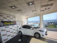 Usado Toyota Yaris Hybrid Business Edition 116 CV (85 kW) 2022 Blanco Berlina