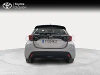 Usado Toyota Yaris Hybrid Active 116 CV (85 kW) 2025 Gris / plata Berlina