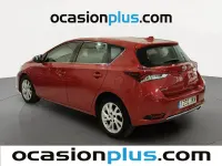Usado Toyota Auris Active 116 CV (85 kW) 2015 Rojo Utilitario