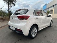 Usado Kia Rio 84 CV (61 kW) 2021 Blanco Berlina