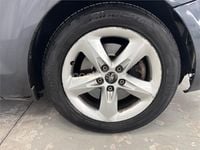 Usado Ford Focus Trend 115 CV (84 kW) 2009 Gris / plata Berlina