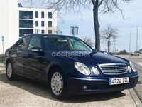 Usado Mercedes E220 Elegance 150 CV (110 kW) 2005 Azul Berlina