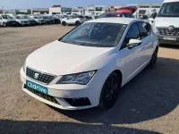 Używany Seat Leon Style 131 KM (96 kW) 2019 Biały Sedan/Limuzyna