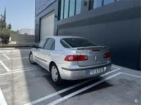 Usado Renault Laguna II Expression 130 CV (95 kW) 2006 Gris / plata Berlina