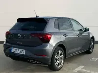 Usado VW Polo R-line 110 CV (80 kW) 2023 Gris Berlina
