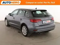 Usado Audi A3 Design 116 CV (85 kW) 2019 Gris Berlina