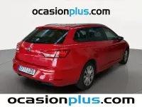 Usado Seat Leon Style 130 CV (95 kW) 2020 Rojo Monovolumen
