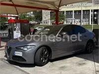Usado Alfa Romeo Giulia Super 180 CV (132 kW) 2017 Gris / plata Berlina