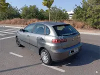 Usado Seat Ibiza Stella 75 CV (55 kW) 2003 Gris / plata Utilitario