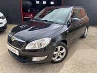 Usado Skoda Fabia Family 75 CV (55 kW) 2011 Negro Berlina