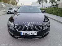 Usado Skoda Superb Ambition 150 CV (110 kW) 2018 Negro Berlina