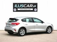 Usado Ford Focus Trend 125 CV (91 kW) 2021 Plata perla moondust Berlina
