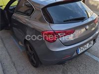 Usado Alfa Romeo Giulietta Super 120 CV (88 kW) 2016 Gris / plata Utilitario