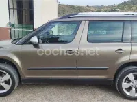 Usado Skoda Yeti Elegance 110 CV (80 kW) 2015 Marrón SUV
