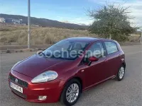 Usado Fiat Grande Punto Emotion 90 CV (66 kW) 2006 Granate Utilitario