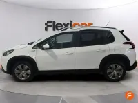 Usado Peugeot 2008 Active 100 CV (73 kW) 2019 Blanco SUV