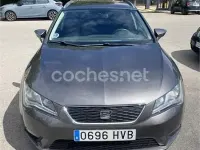 Usado Seat Leon ST Reference 105 CV (77 kW) 2014 Gris / plata Familiar