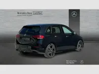 Usado Mercedes B200 150 CV (110 kW) 2022 Negro cosmos (metalizado) Monovolumen