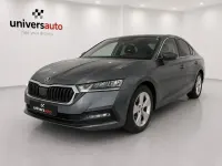 Usado Skoda Octavia Ambition 150 CV (110 kW) 2021 Gris / plata Berlina