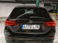 Usado Mercedes B180 116 CV (85 kW) 2022 Negro Monovolumen