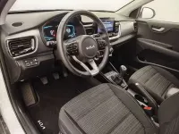 Usado Kia Stonic 101 CV (74 kW) 2025 Blanco SUV