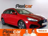 Usado Hyundai i30 101 CV (74 kW) 2025 Rojo Familiar