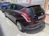 Usado Lancia Delta 120 CV (88 kW) 2010 Granate Utilitario